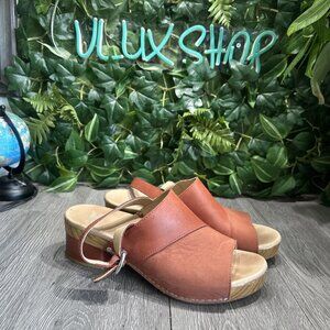 Dansko Madalyn Rust Burnished Calf Leather 2.5" Heel Sandal Size EU 41